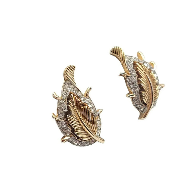 TRIFARI 1960s Pave Clear Rhinestone Textured Leaf Clip Earrings Vintage HTF - Picture 2 of 5